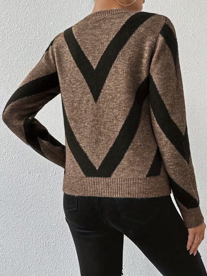 Auraflow - Geometric Pattern Round Neck Sweater