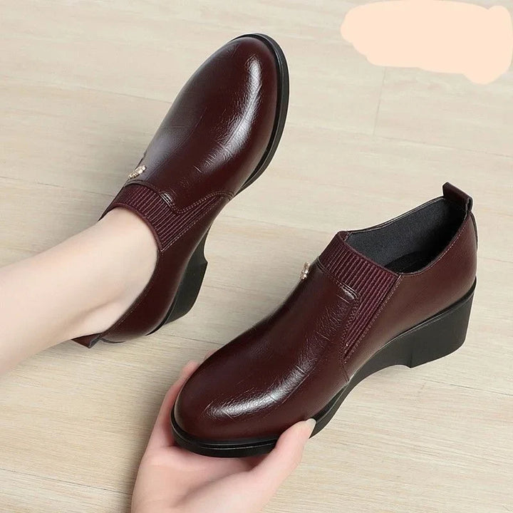 Switolina - Fashionable Leather Wedge Shoes