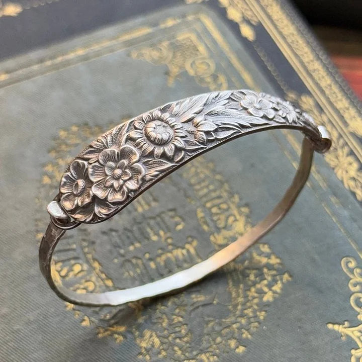 PetalCharm - Vintage Floral Engraved Silver Bracelet