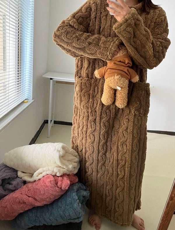 Vreni - Winter Coral Velvet Home Clothes