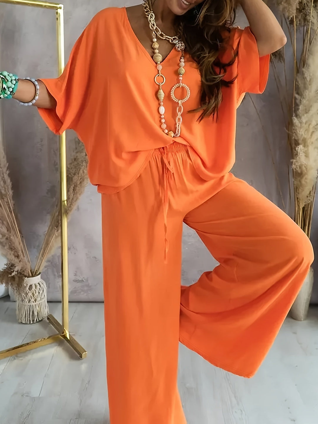 Essime - Chic V-neck Set