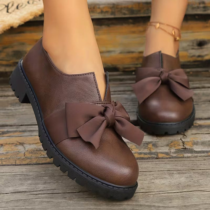 Gwenis - Elegant Bow Accent Round Toe Chunky Sole Loafers