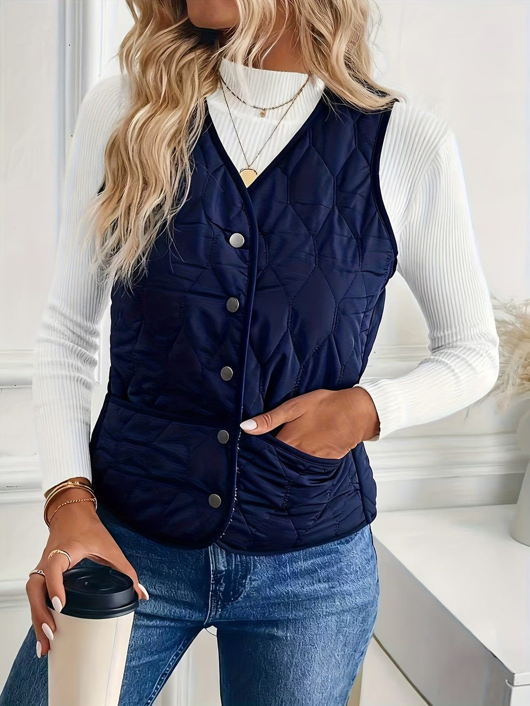 Seraora - Sleeveless Vest With Pockets