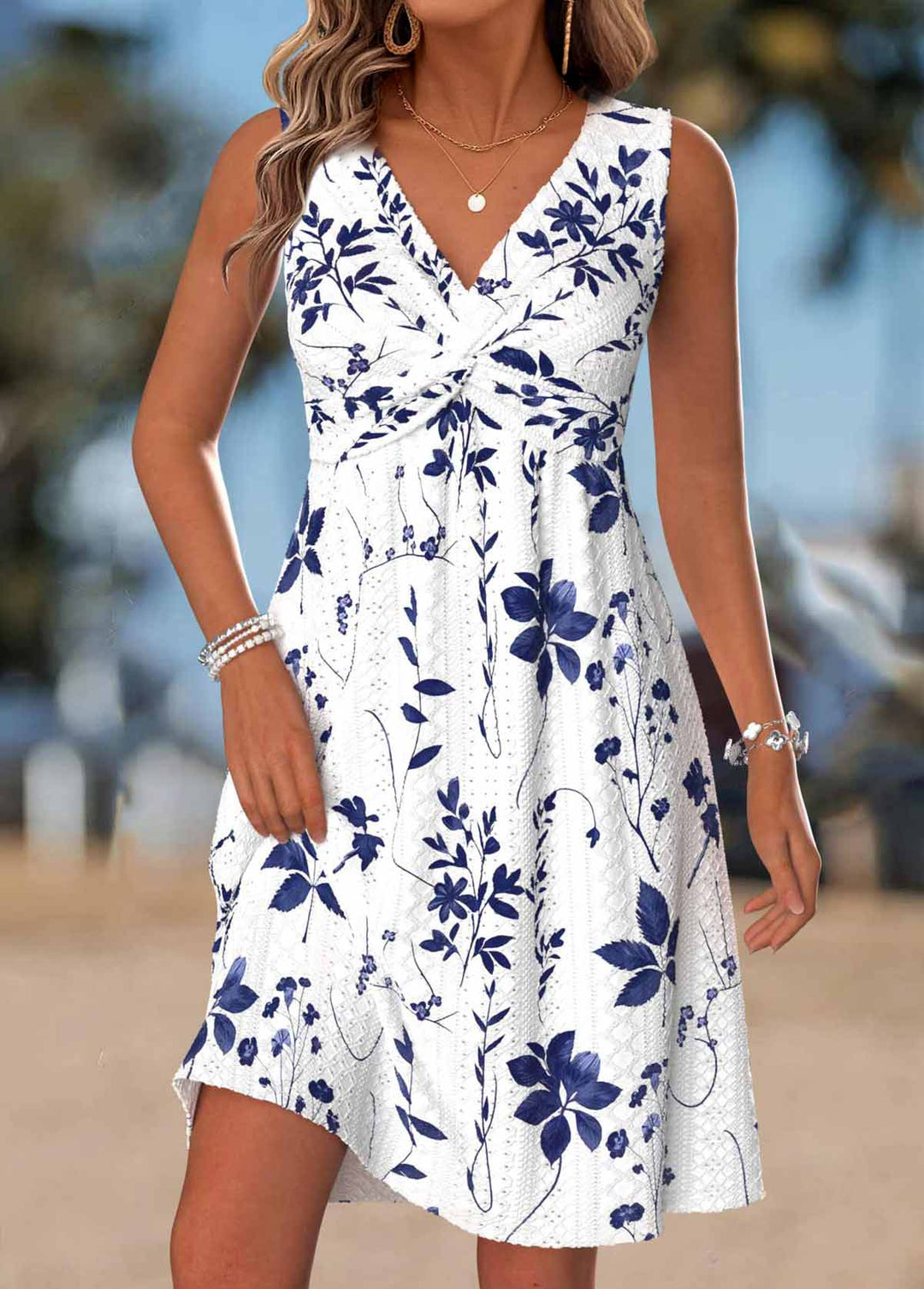 Nettien - Sleeveless Midi Dress with Leaf Print