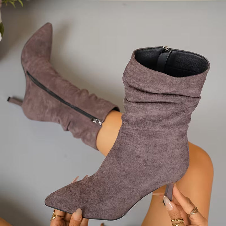 Zefialuva - Mid Heeled Boots with Pointed Edges