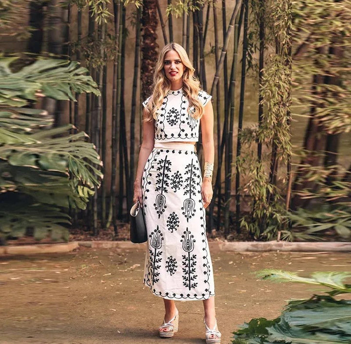 Charitini - Elegant Sleeveless Top And Flowing Skirt Set