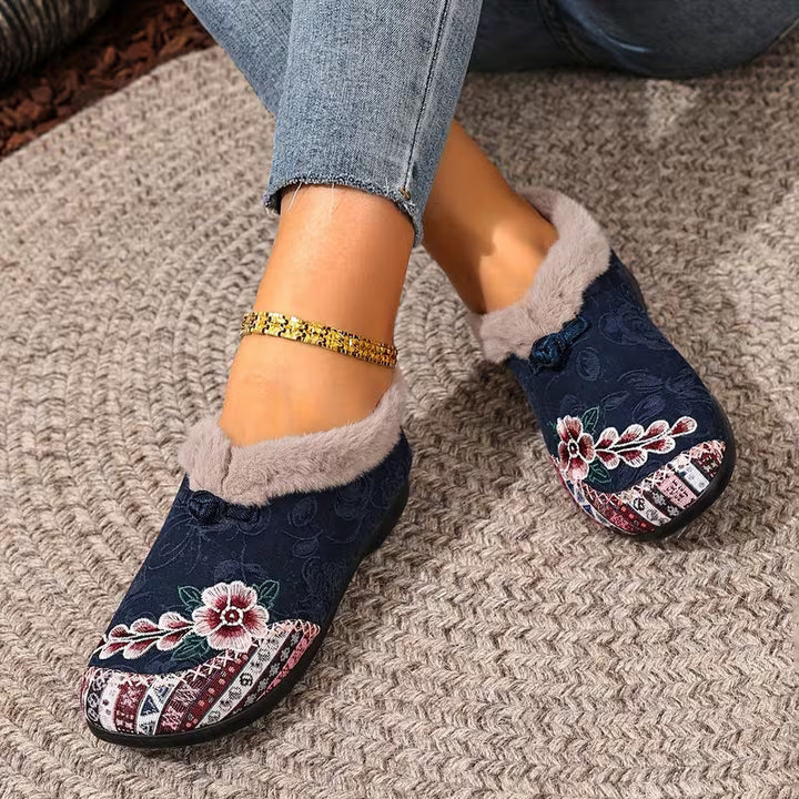 Helis - Slippers with Floral Embroidery and Plush Trim
