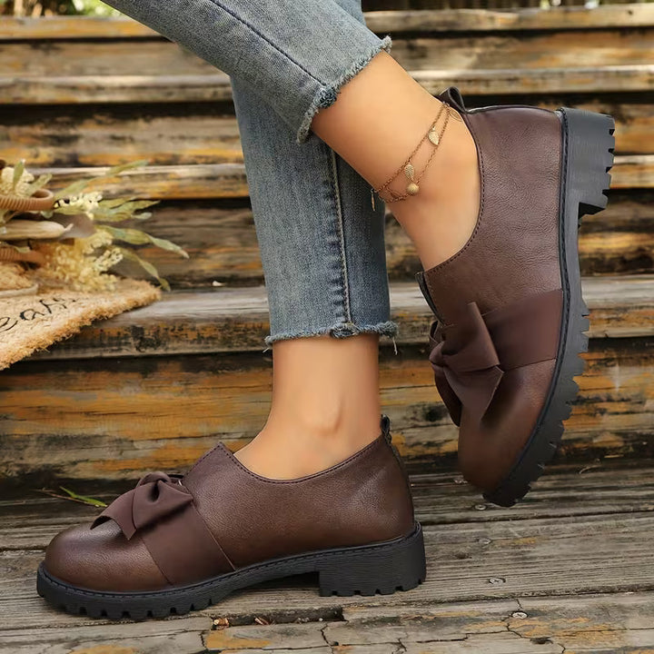 Gwenis - Elegant Bow Accent Round Toe Chunky Sole Loafers