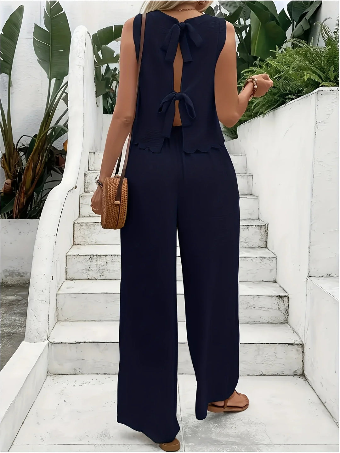 Raya- Stylish Sleeveless Two Piece Set