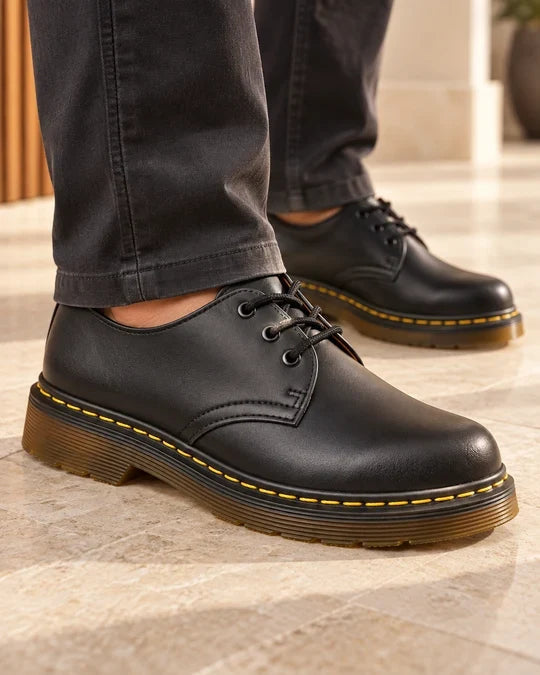 Thilian - Lace-Up Derby Shoes With Contrast Sole Stitching