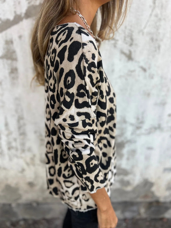 Swantje - Round Neck Leopard Print Blouse