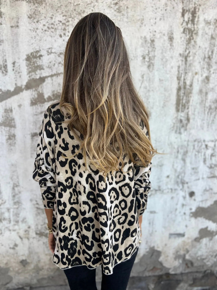 Swantje - Round Neck Leopard Print Blouse