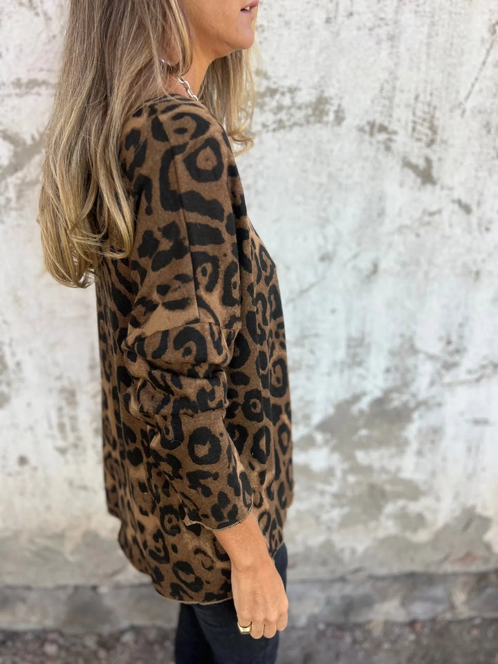 Swantje - Round Neck Leopard Print Blouse