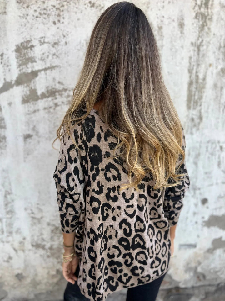 Swantje - Round Neck Leopard Print Blouse