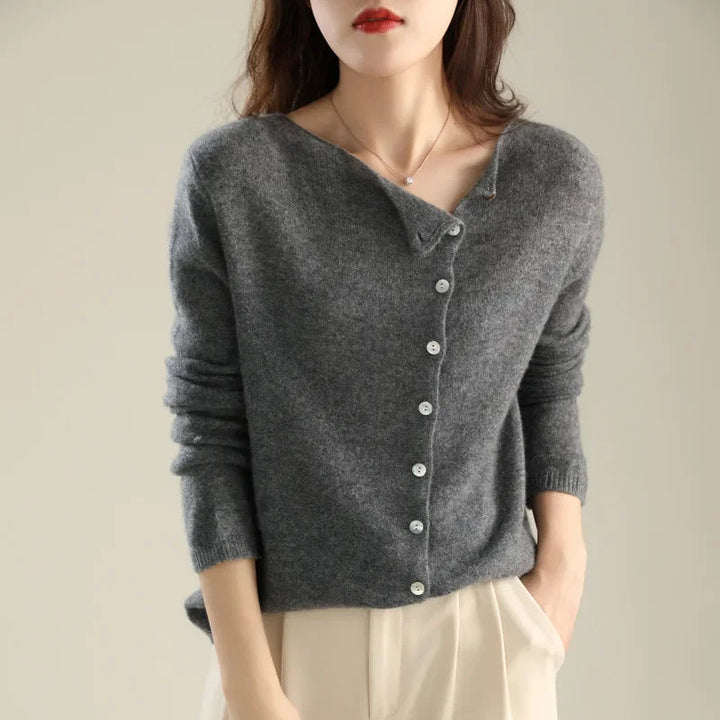 Huerta - Elegant Knitted Cardigan With Button