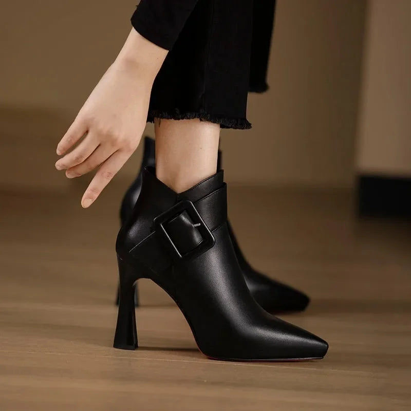 Jennyfer - Buckle Ankle Boots