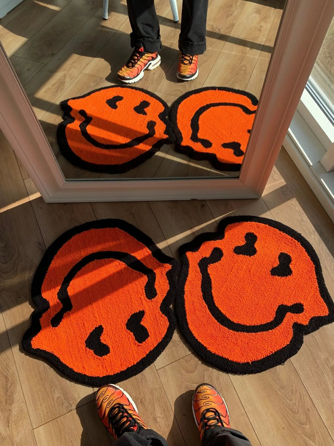 Smiloop - Twisted Smiling Rug For Home Decor