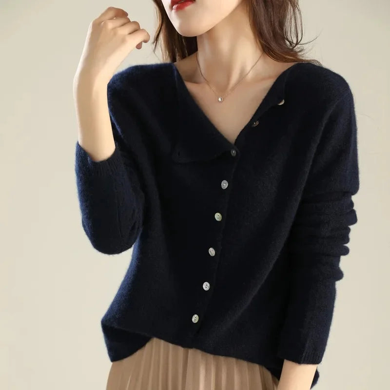 Huerta - Elegant Knitted Cardigan With Button