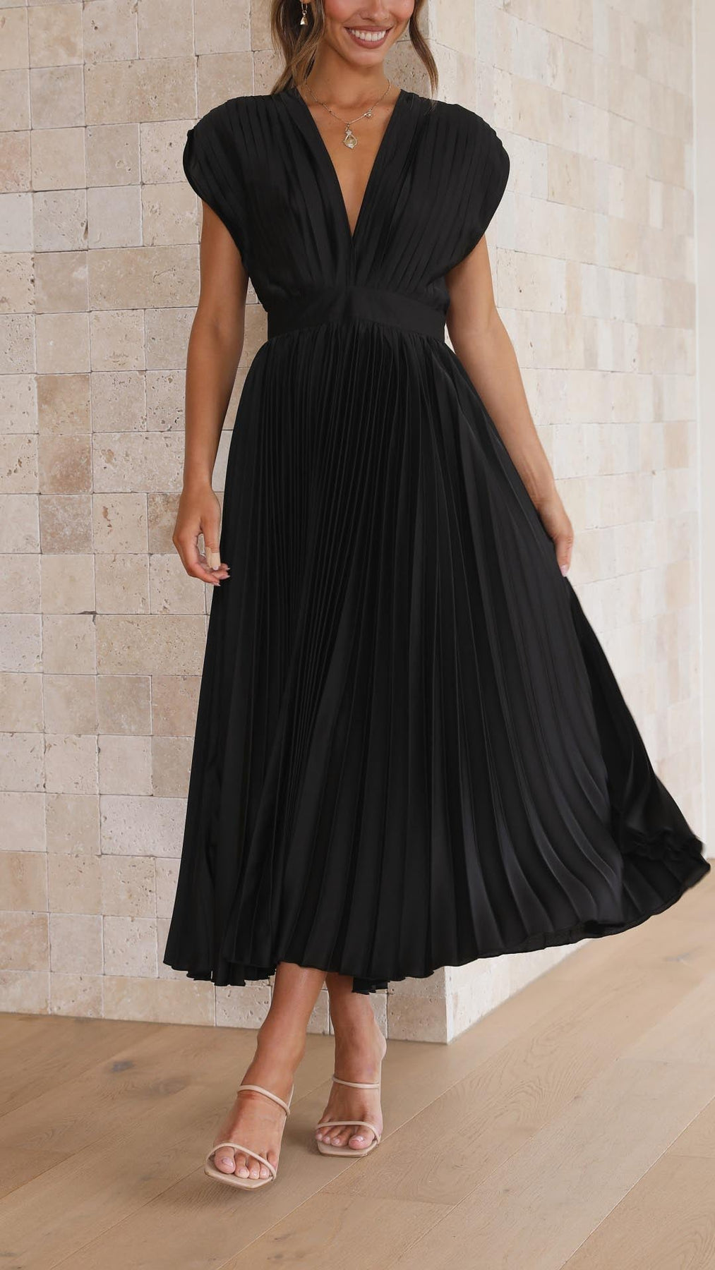 Iria - Elegant Pleated Dress