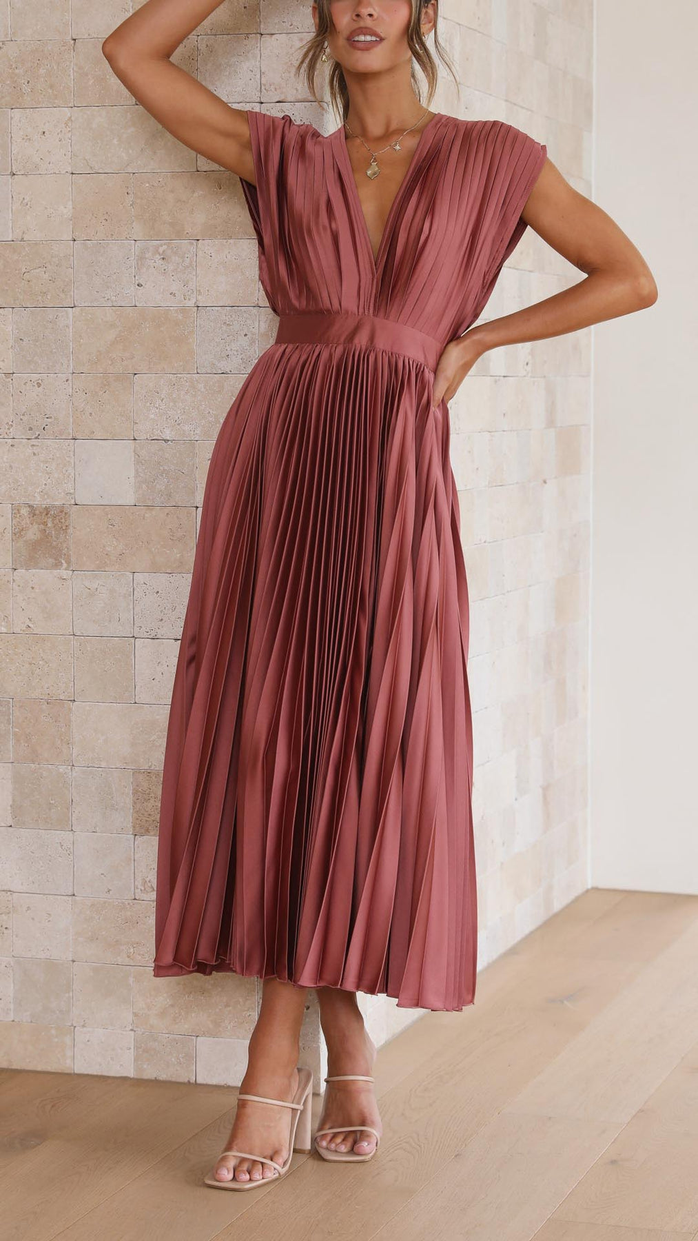 Iria - Elegant Pleated Dress