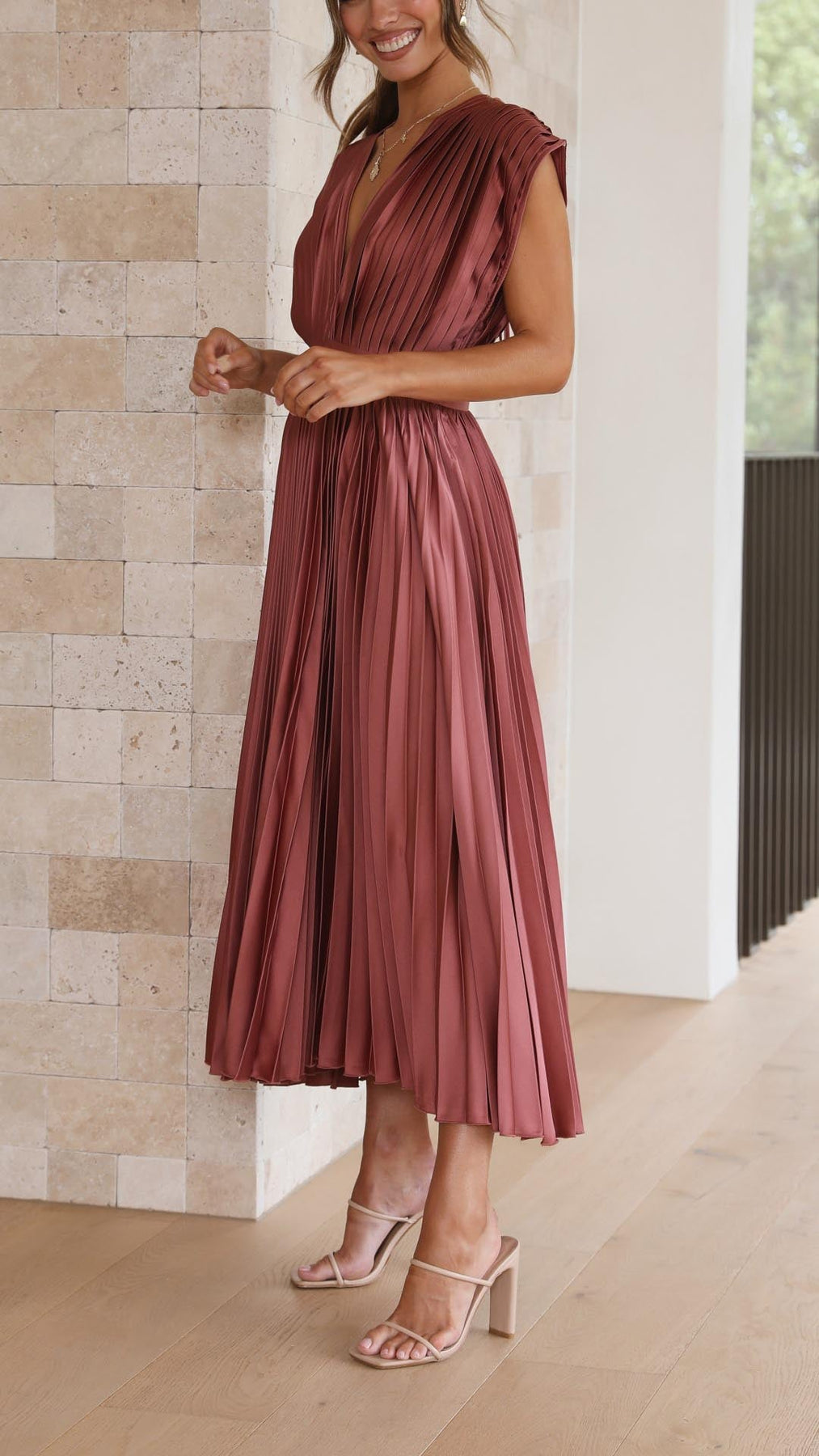 Iria - Elegant Pleated Dress