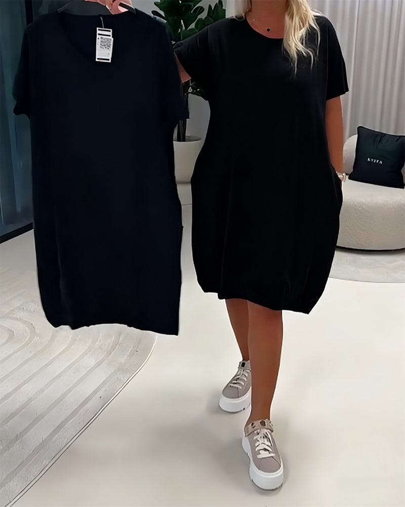 Pretty - Short Sleeved Dress With a Round Neckline