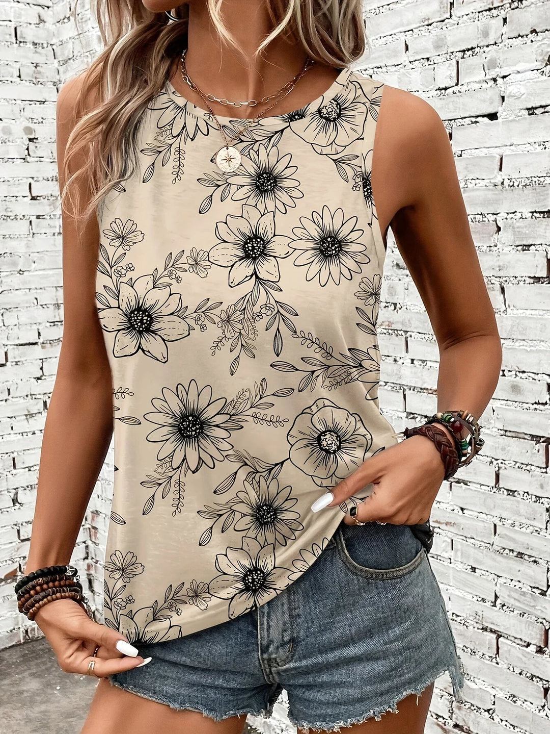 Lilou - Casual Summer Top With Floral Print