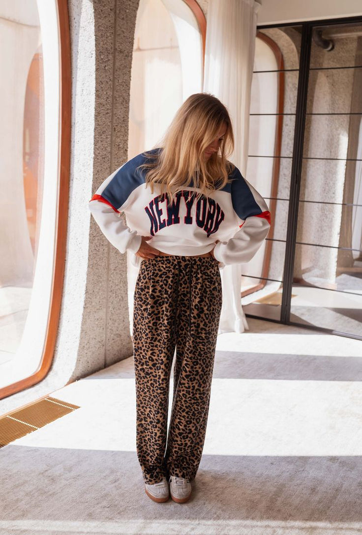 Mira - Leopard Sweat Pants