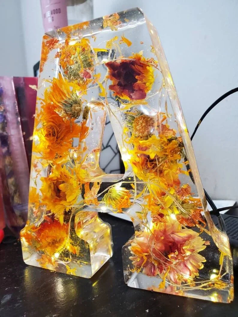 FloraShine - Handmade Flower Resin Night Lamp