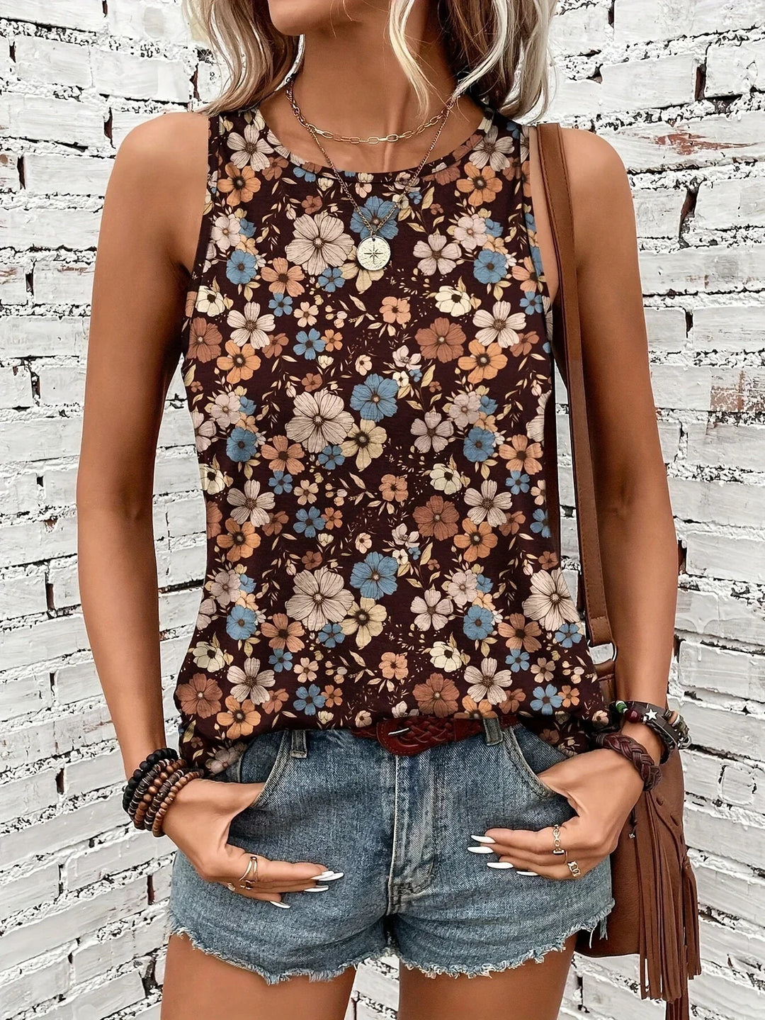 Lilou - Casual Summer Top With Floral Print