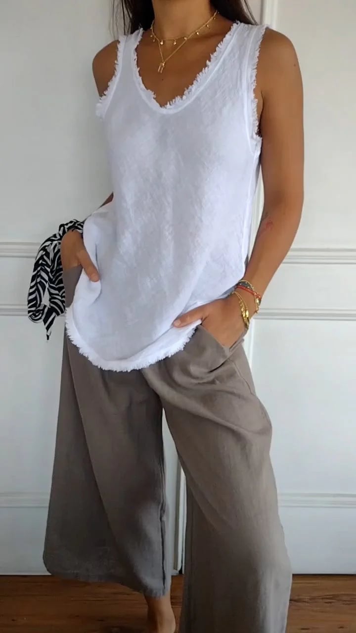 Myriam - V-Neck Vest