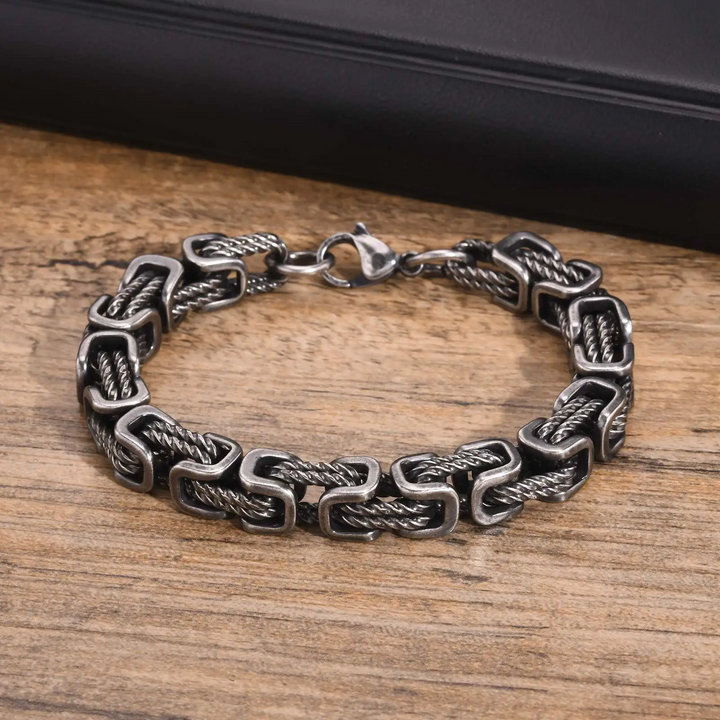 Glinn - Rogue Forged Chain Cuff
