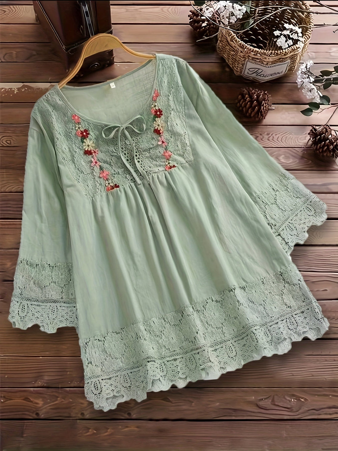 Esmeralda - Elegance Lace Blouse