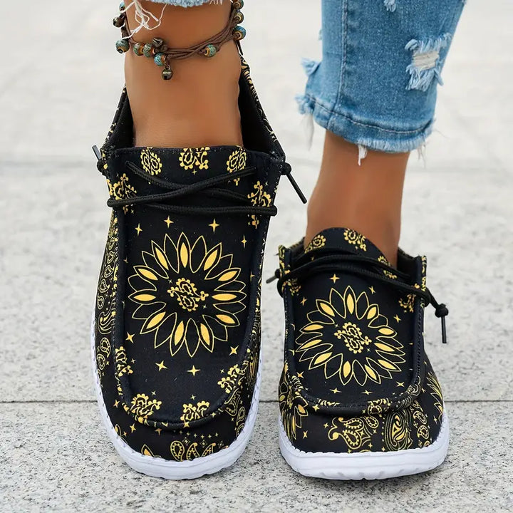 Isavella - Casual Summer Shoes With Floral Pattern