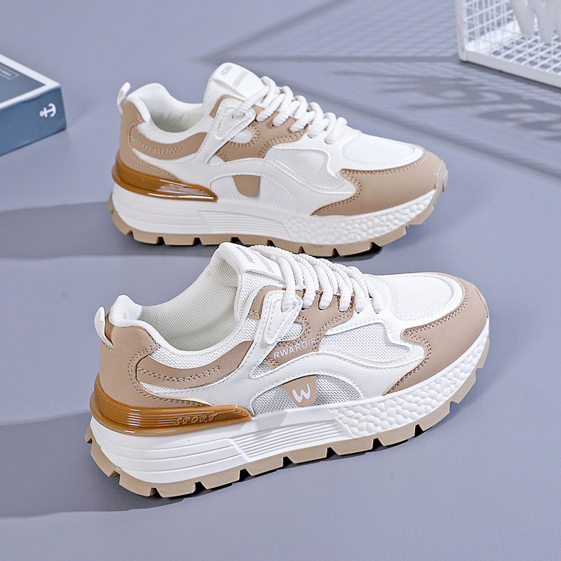 Klarisse - Lightweight Lace-Up Sneaker