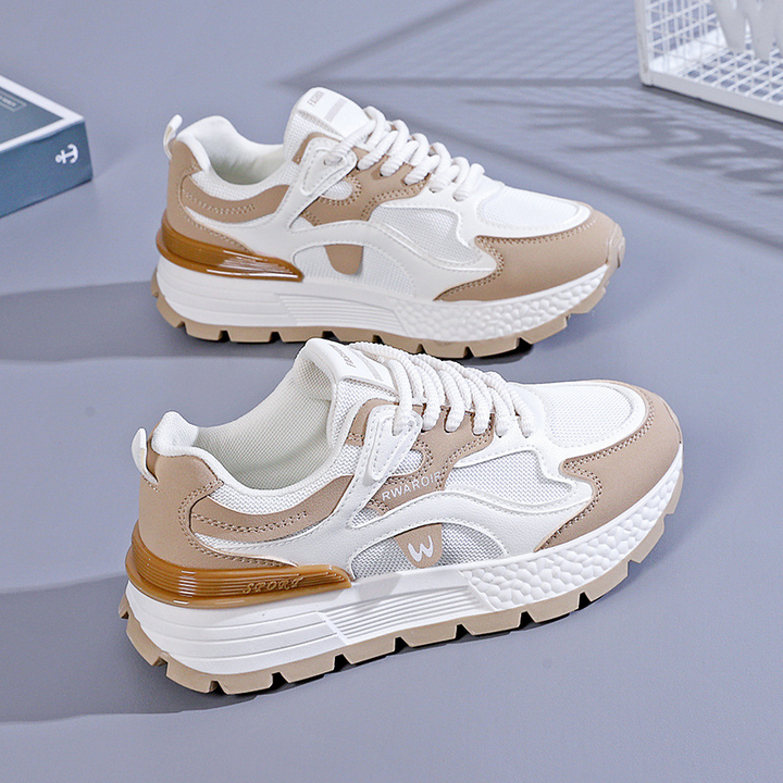 Klarisse - Lightweight Lace-Up Sneaker